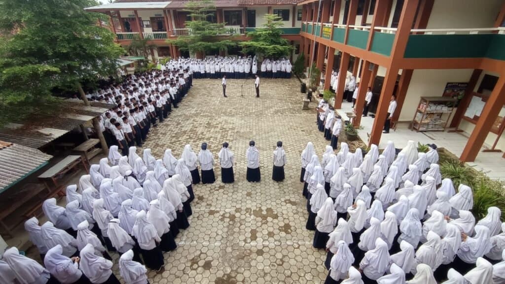 UPACARA HAB KEMENAG RI yang Ke-77 di MTs WI Kebarongan