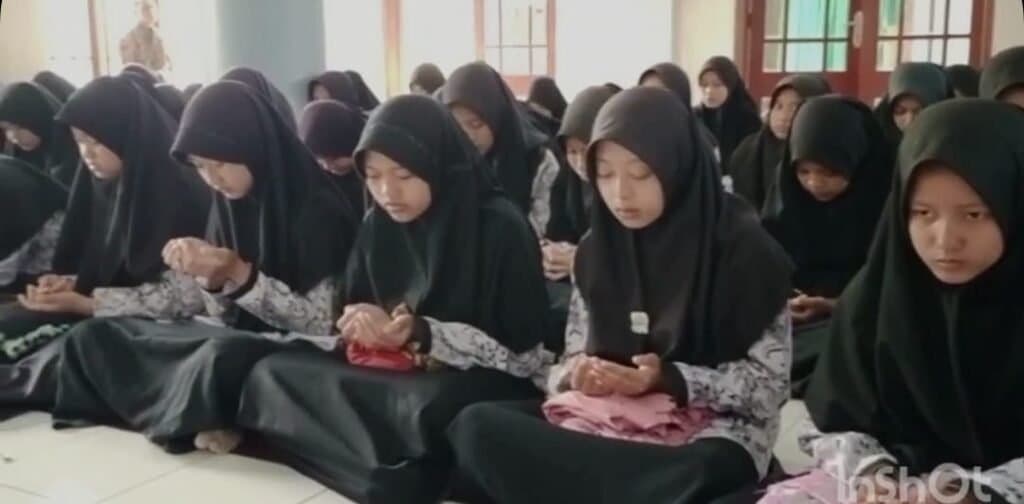 Do a Bersama Bagi Kelas 9 Sebelum Pelaksanaan Assesmen Madrasah (AM) di MTs WI Kebarongan